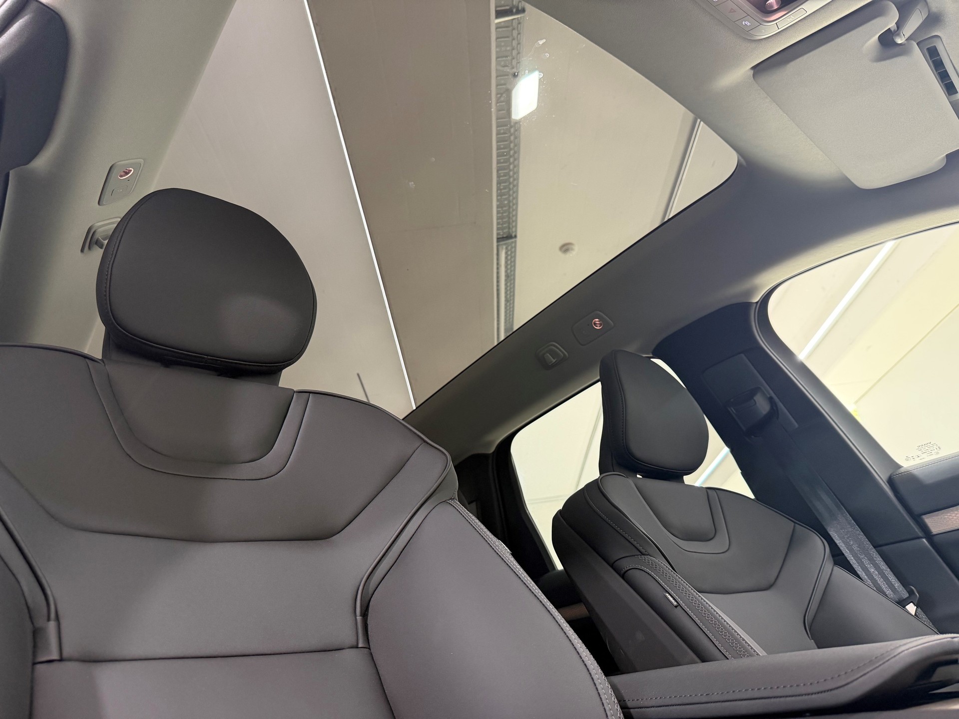 VOLVO EX 90 Twin Performance Ultra AWD-image-12