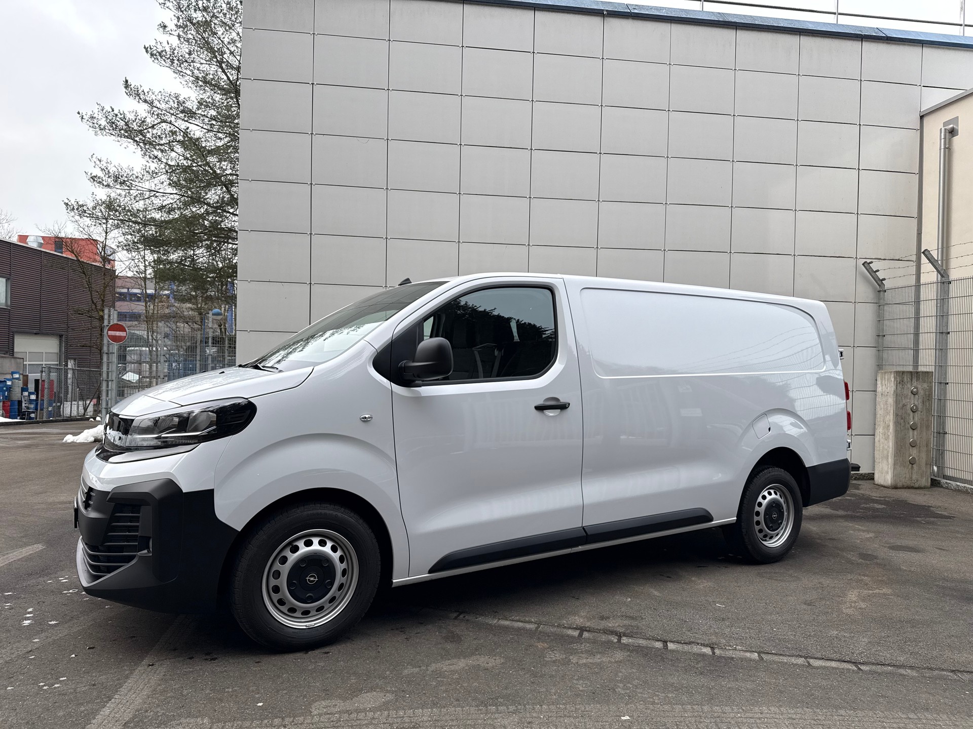 OPEL Vivaro Cargo 2.0 D s/s XL EN Aut.-showroom-element-2