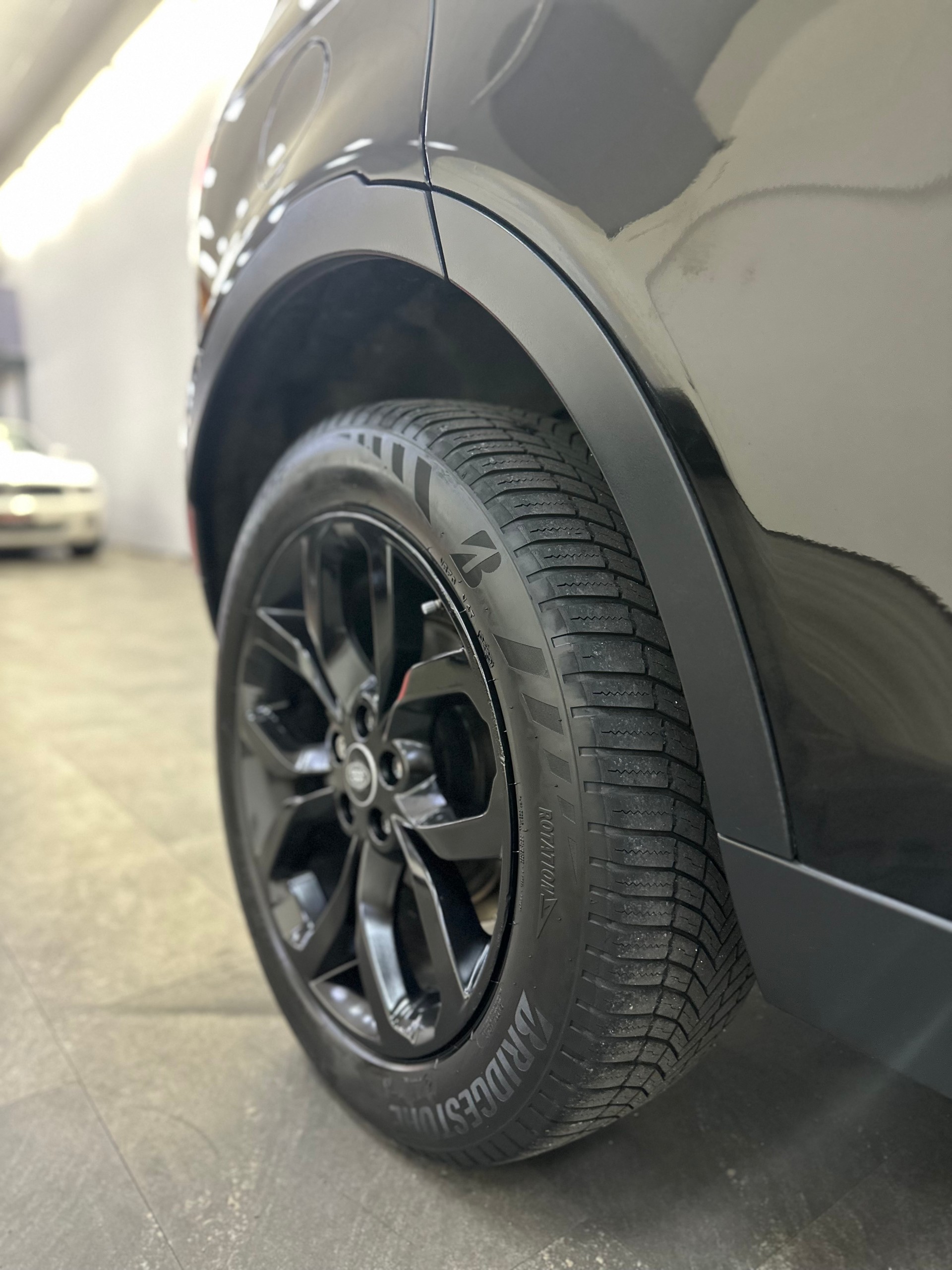 LAND ROVER Discovery Sport 2.0 TD4 Pure AT9-image-10