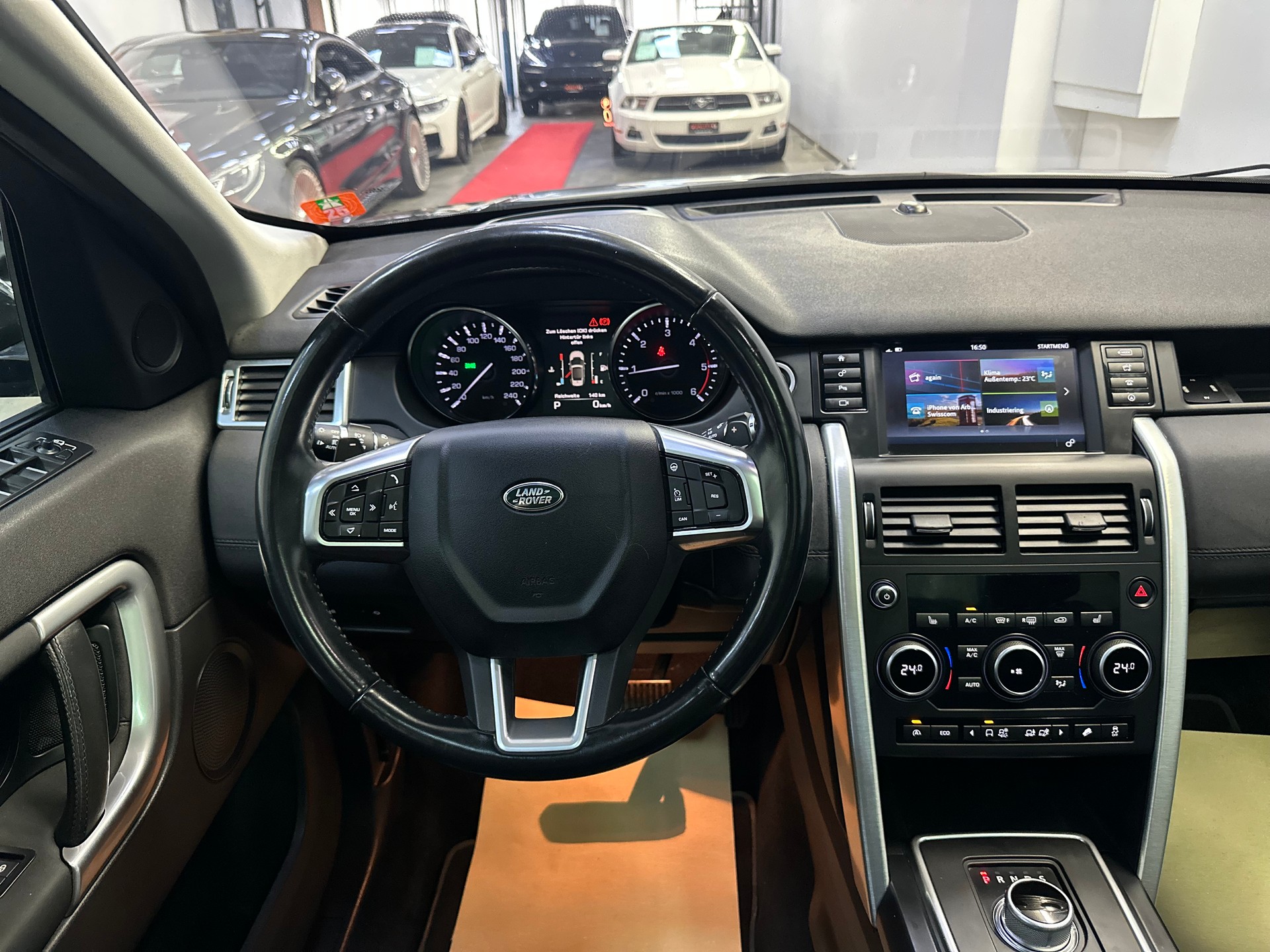 LAND ROVER Discovery Sport 2.0 TD4 Pure AT9-image-16