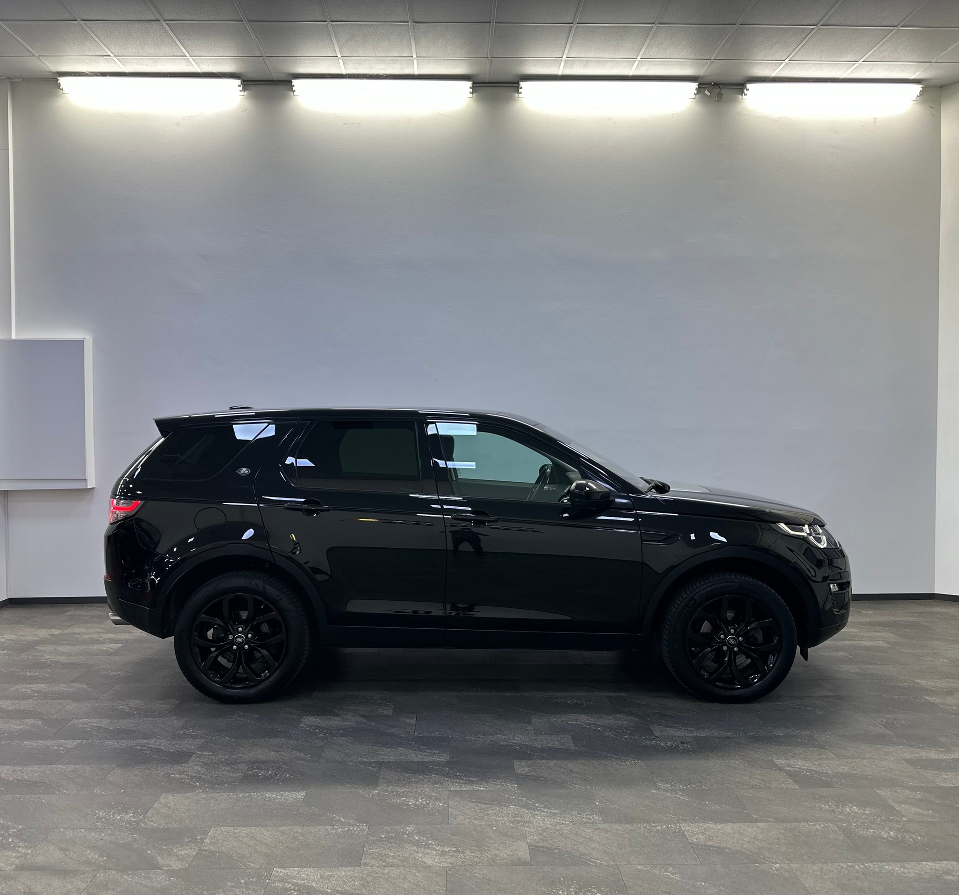 LAND ROVER Discovery Sport 2.0 TD4 Pure AT9-image-8