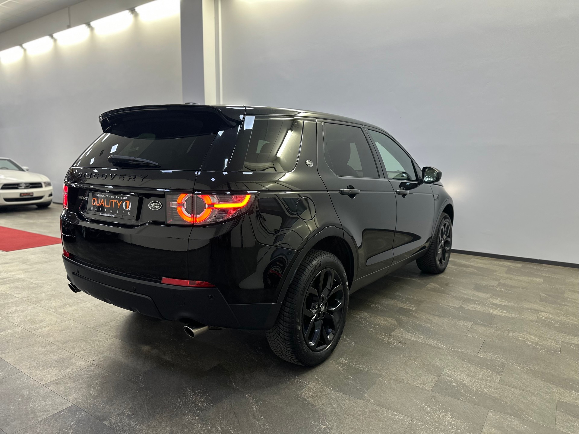 LAND ROVER Discovery Sport 2.0 TD4 Pure AT9-image-6