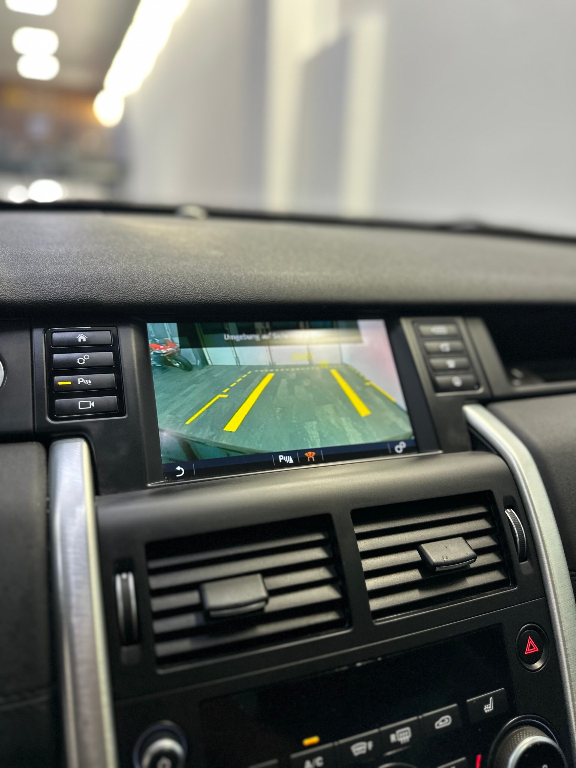 LAND ROVER Discovery Sport 2.0 TD4 Pure AT9-image-21
