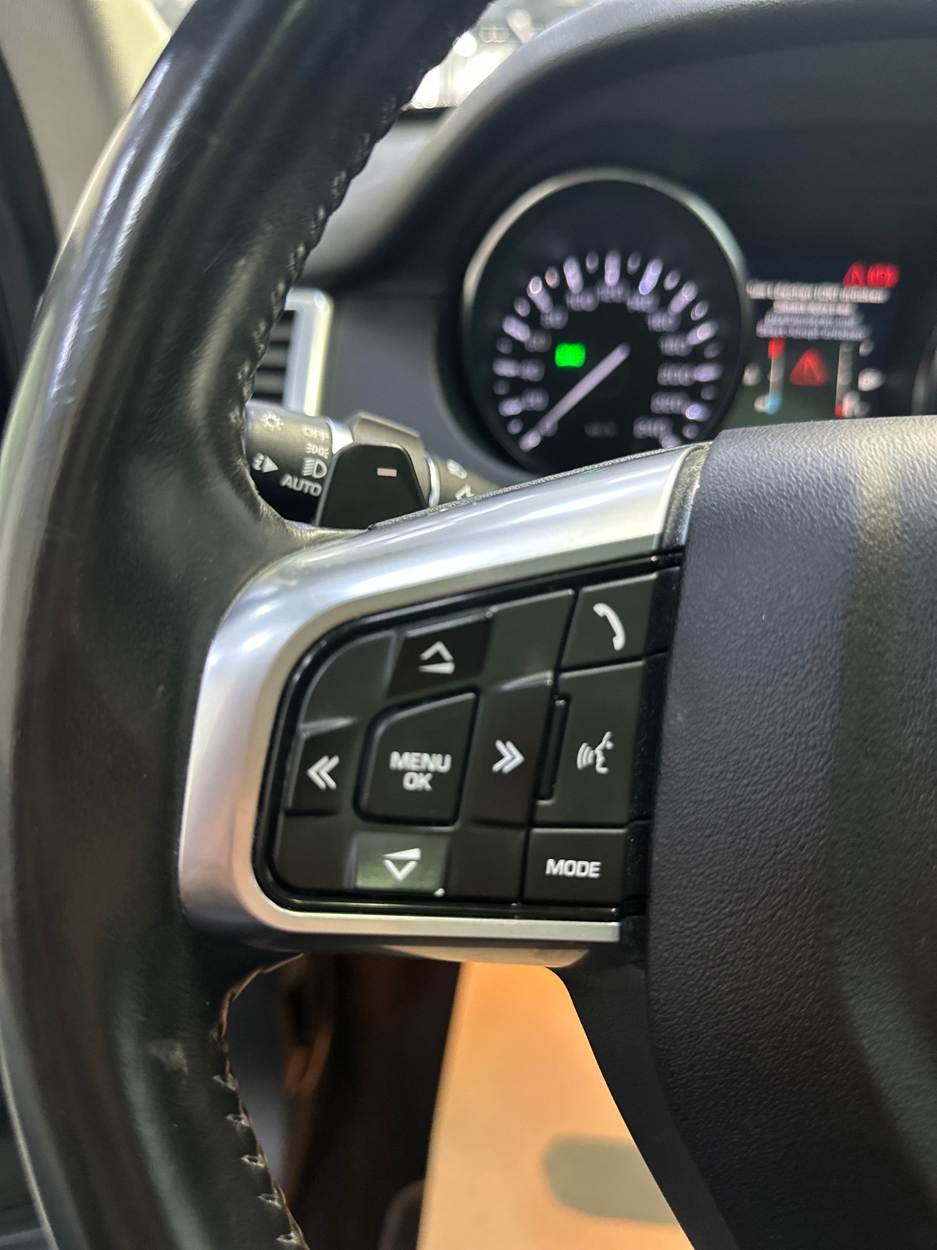 LAND ROVER Discovery Sport 2.0 TD4 Pure AT9-image-23