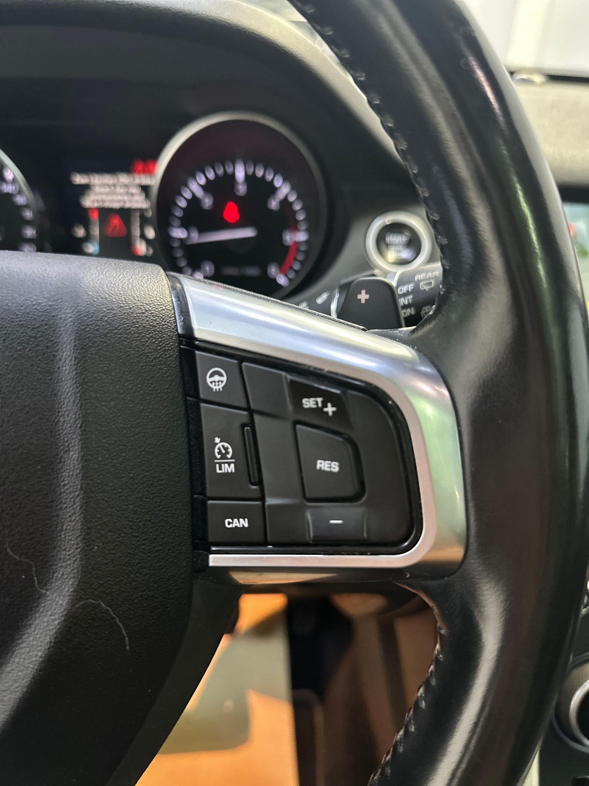LAND ROVER Discovery Sport 2.0 TD4 Pure AT9-image-22