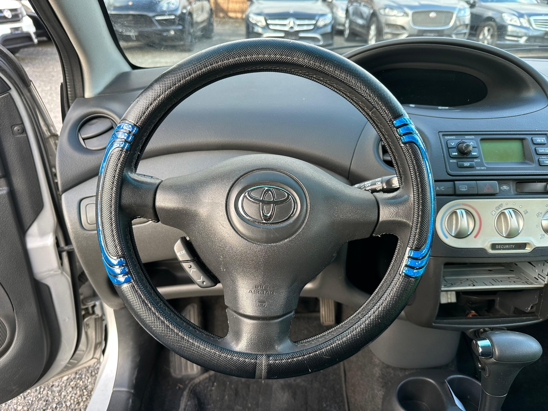TOYOTA Yaris 1.3 Linea Luna-image-6