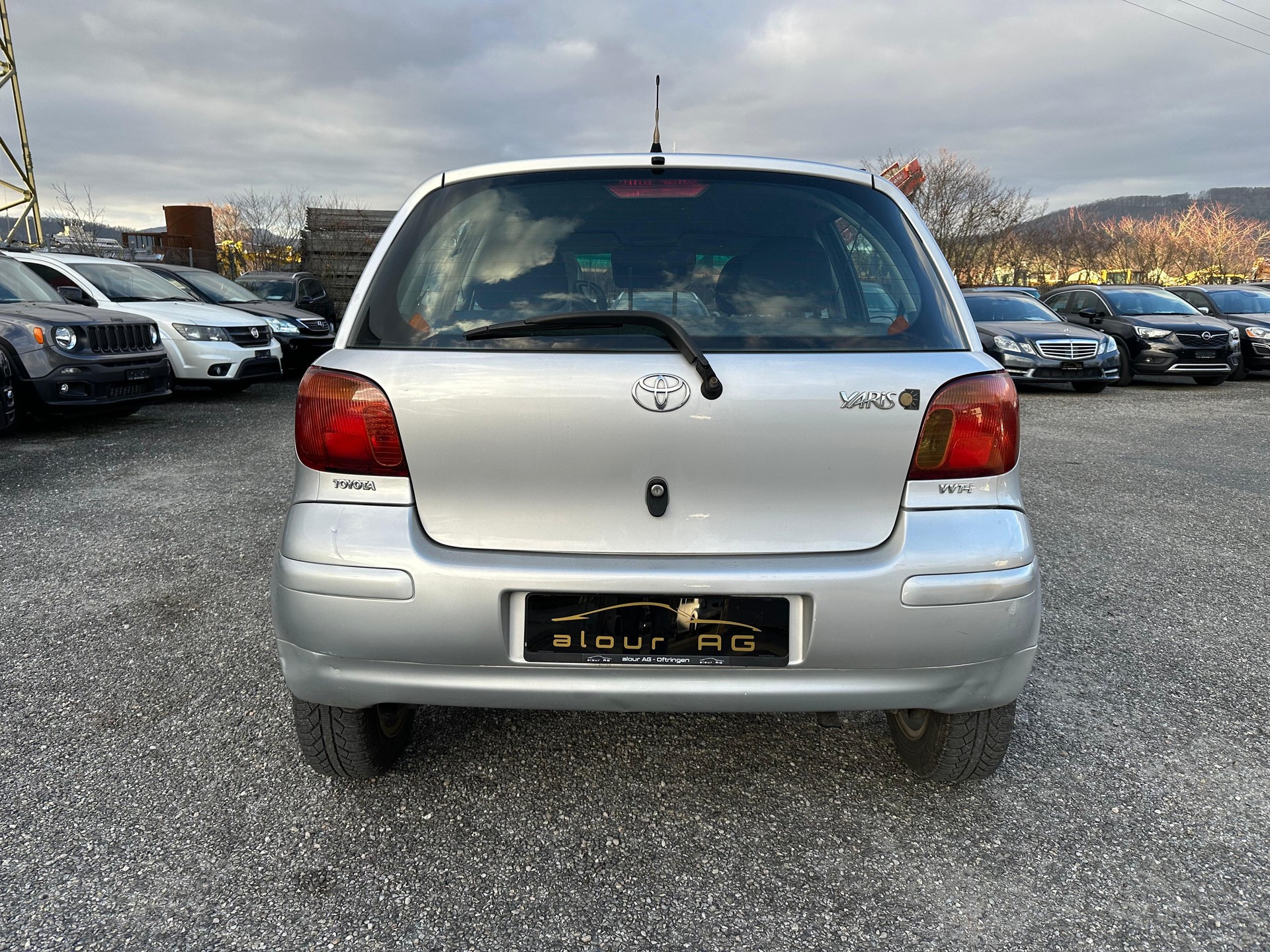 TOYOTA Yaris 1.3 Linea Luna-image-3