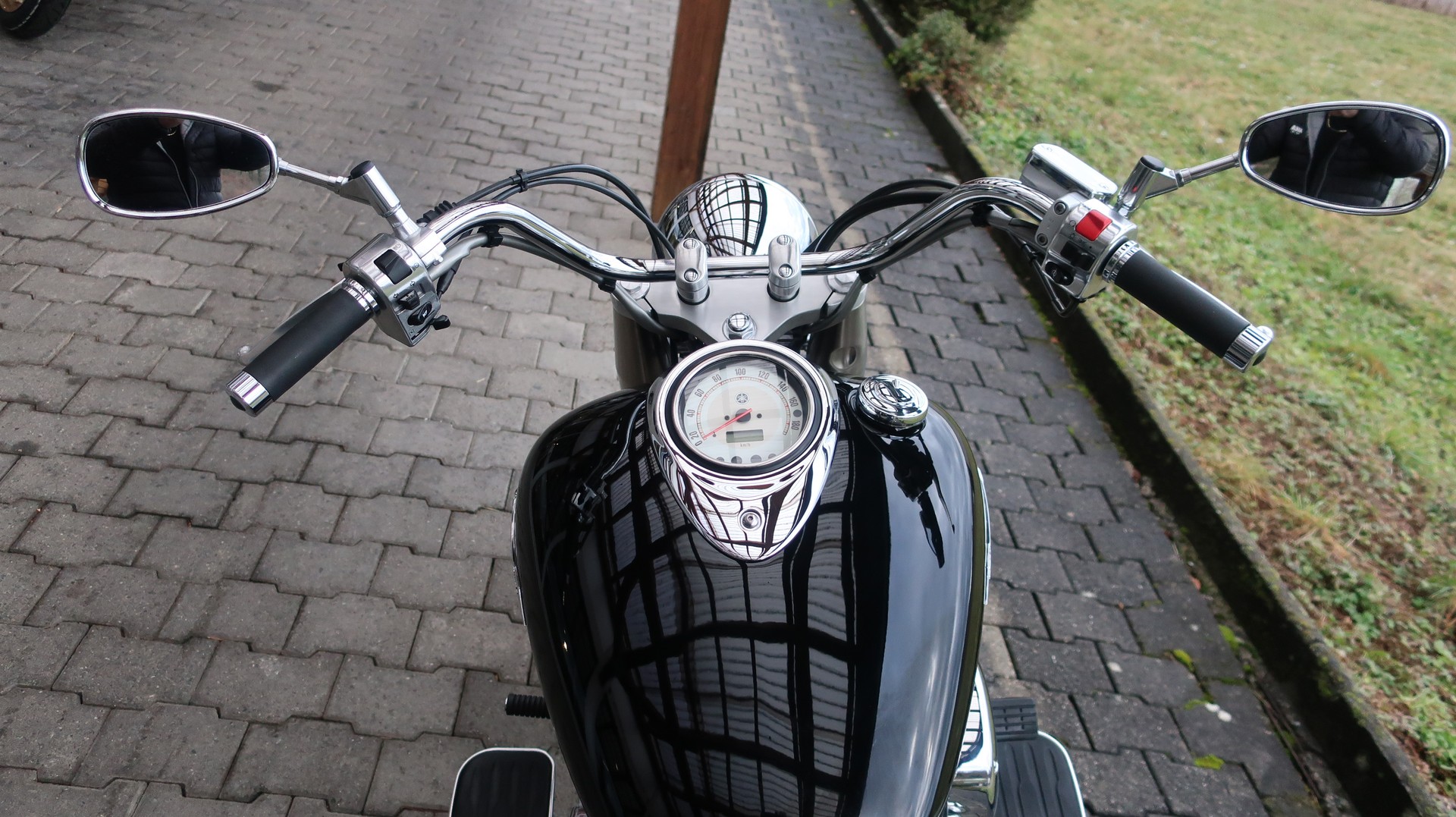 YAMAHA XVS 1100 A Drag Star Classic-showroom-element-1