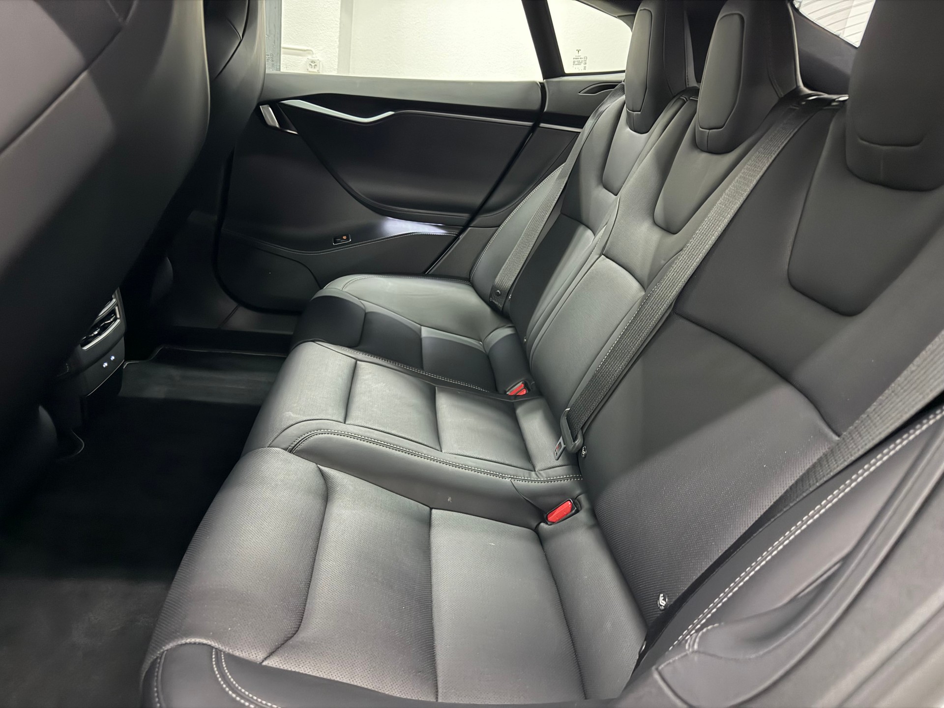 TESLA Model S 100 D Performance-image-21
