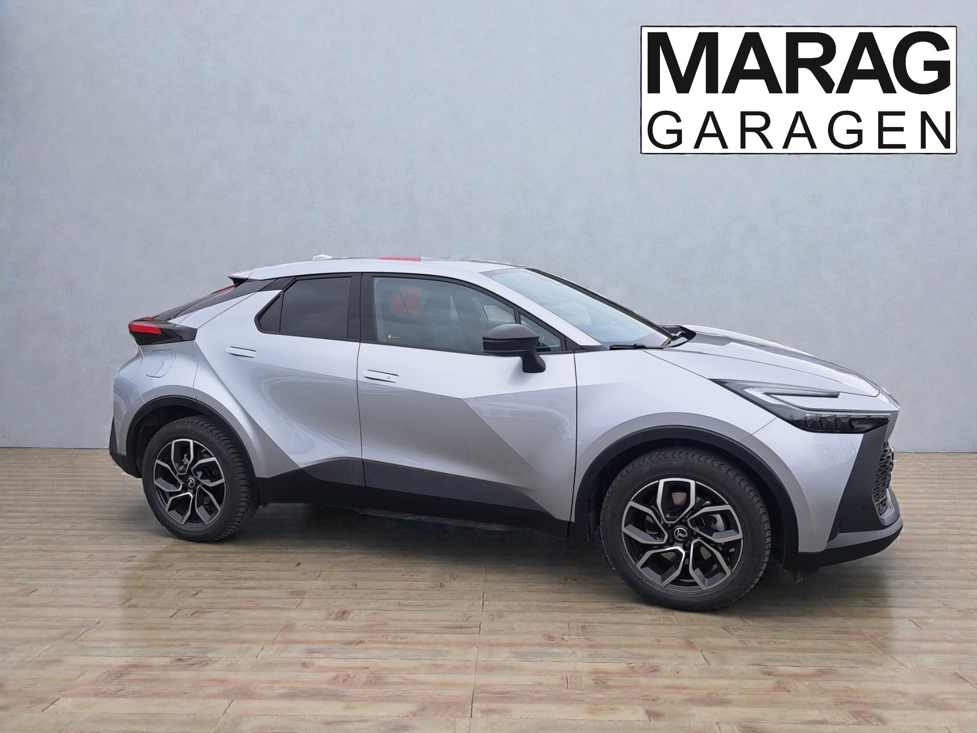 TOYOTA C-HR 2.0 PHEV CVT Swiss Edition-image-3