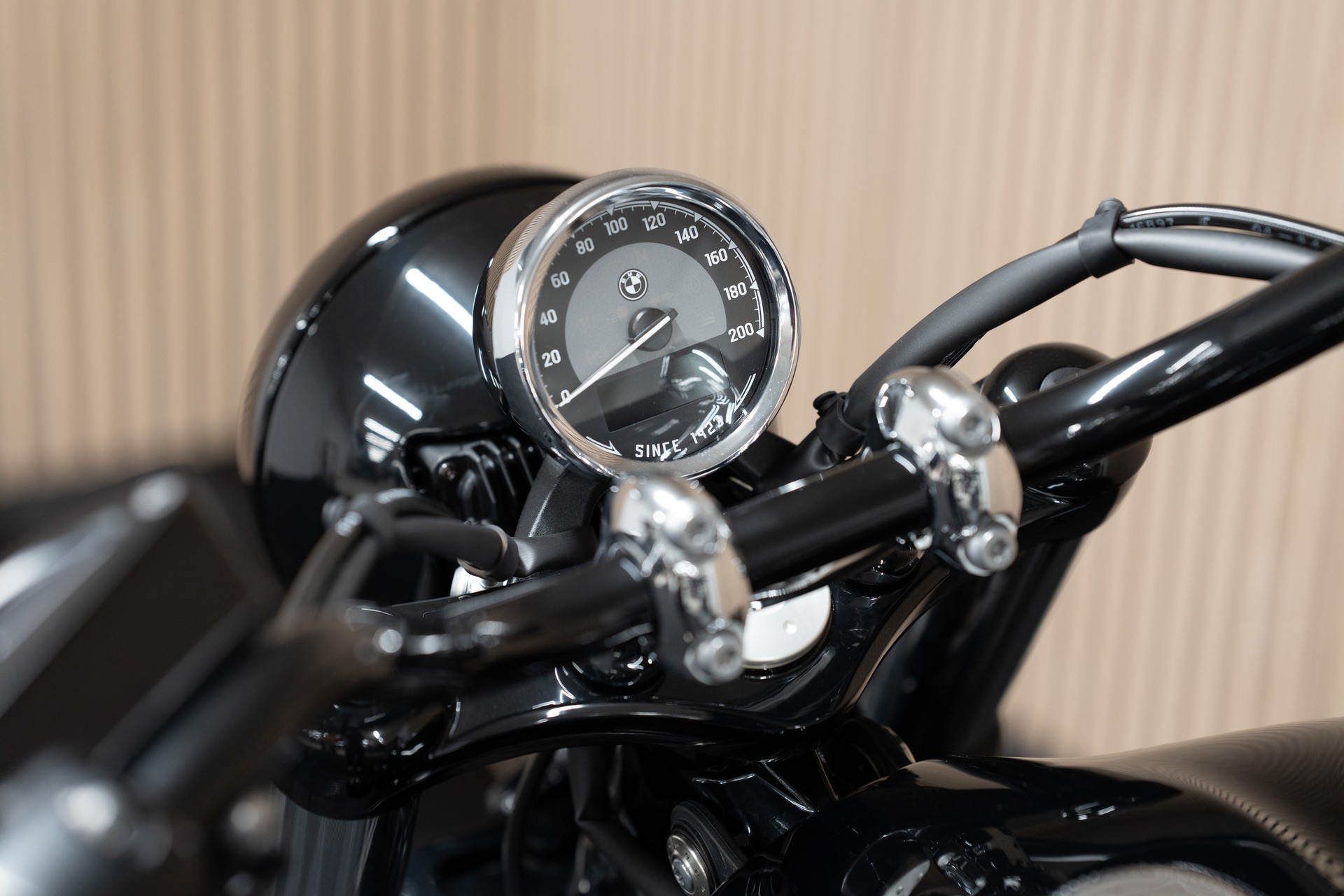 BMW R 18-showroom-element-2