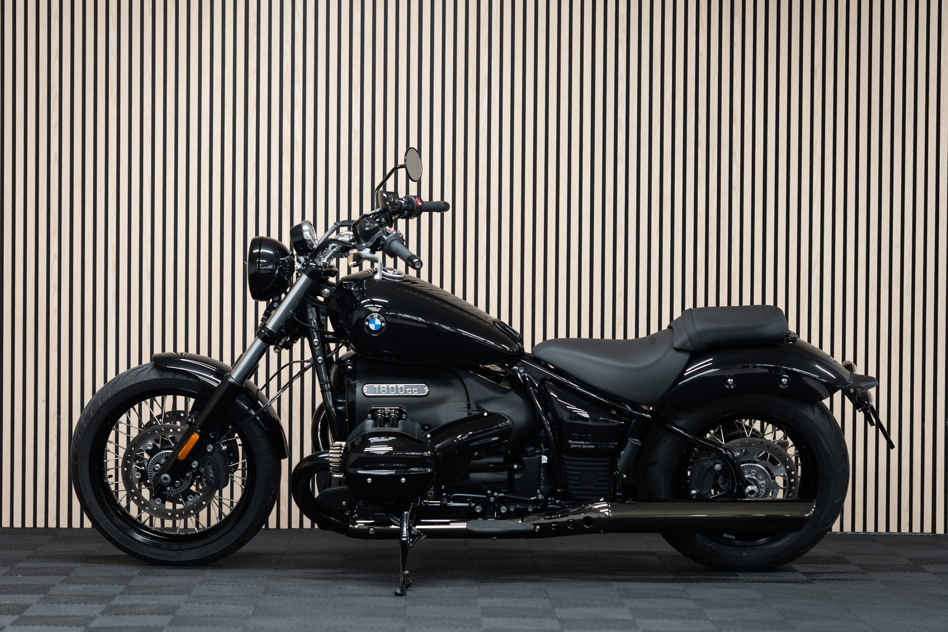 BMW R 18-showroom-element-1