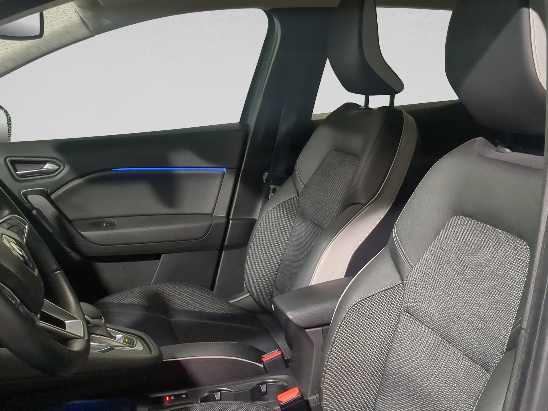 RENAULT Captur 1.6 E-Tech 160 Intens DHT-image-8