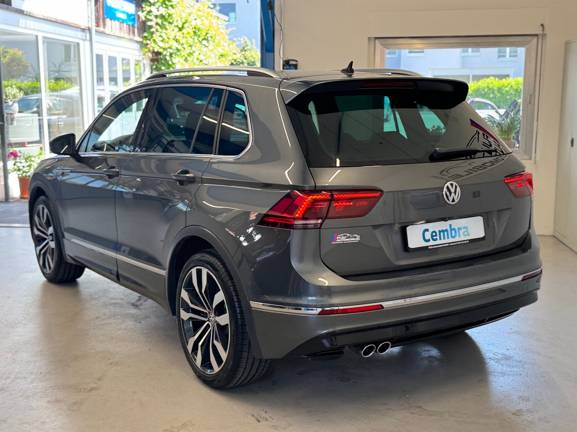 VW Tiguan 2.0TSI Highline 4Motion DSG-image-5