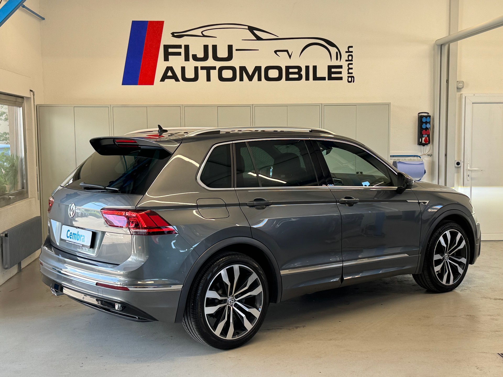 VW Tiguan 2.0TSI Highline 4Motion DSG-image-3