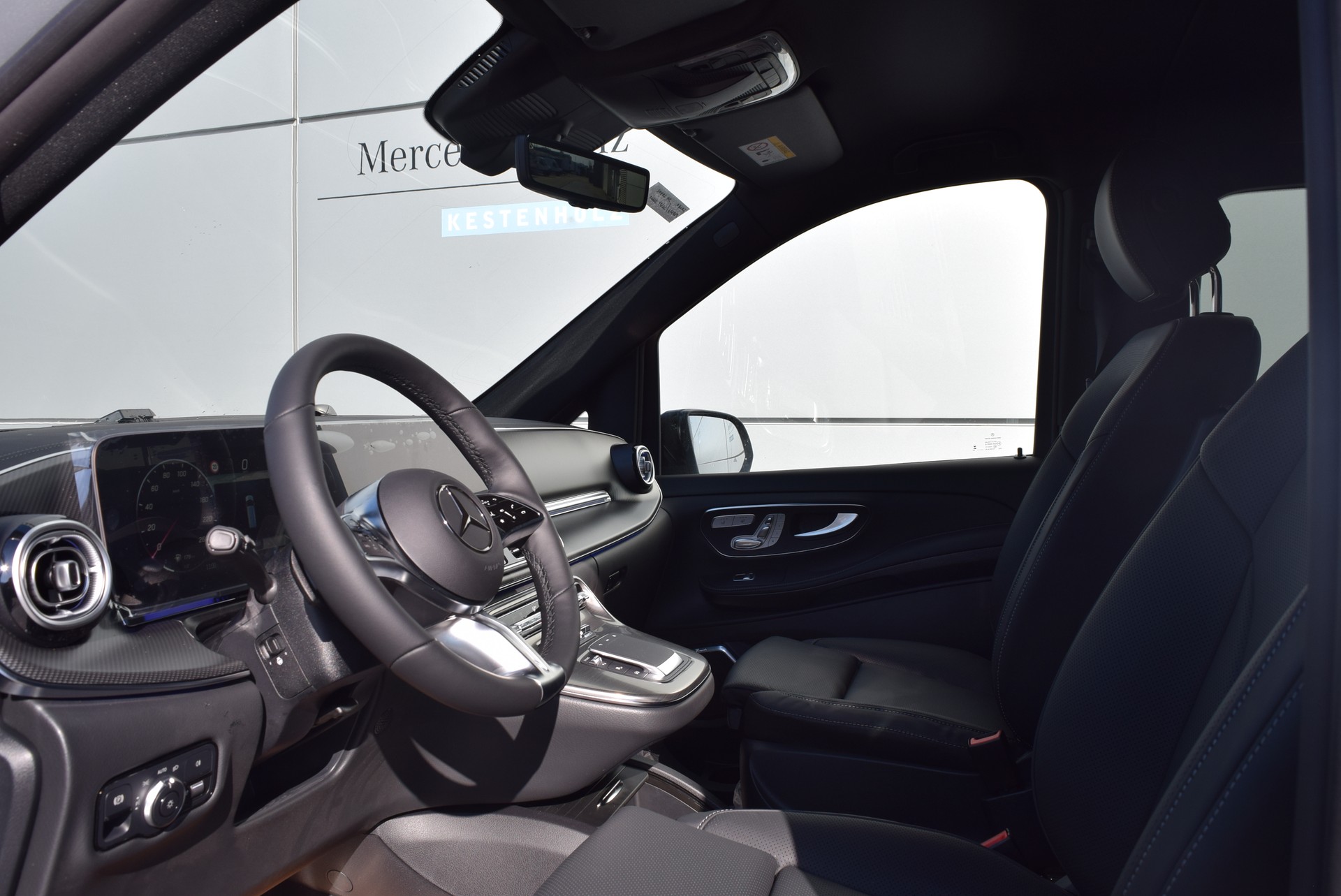 MERCEDES-BENZ V 300 d lang 4Matic Swiss Edition 9G-Tronic-image-7