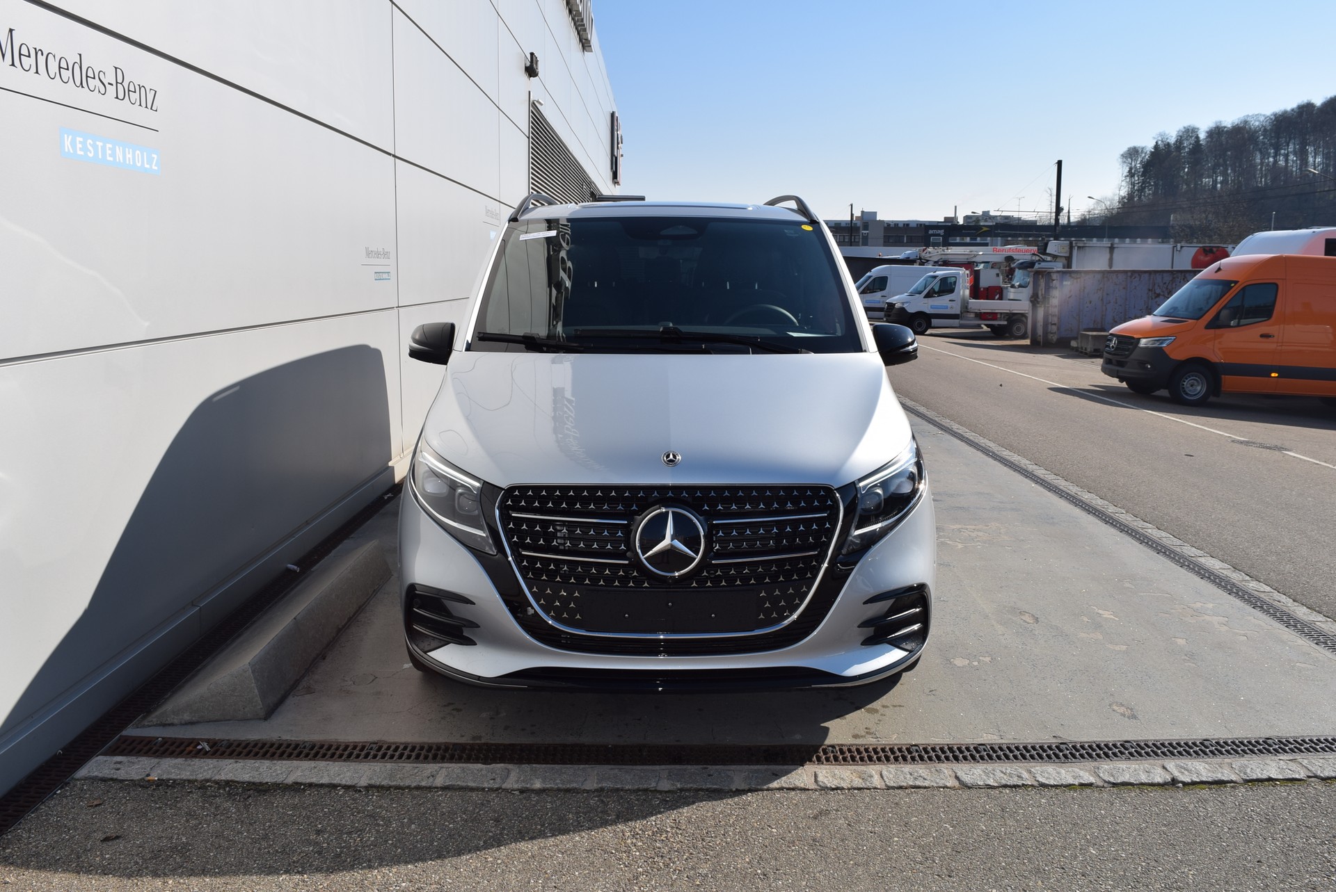 MERCEDES-BENZ V 300 d lang 4Matic Swiss Edition 9G-Tronic-image-1