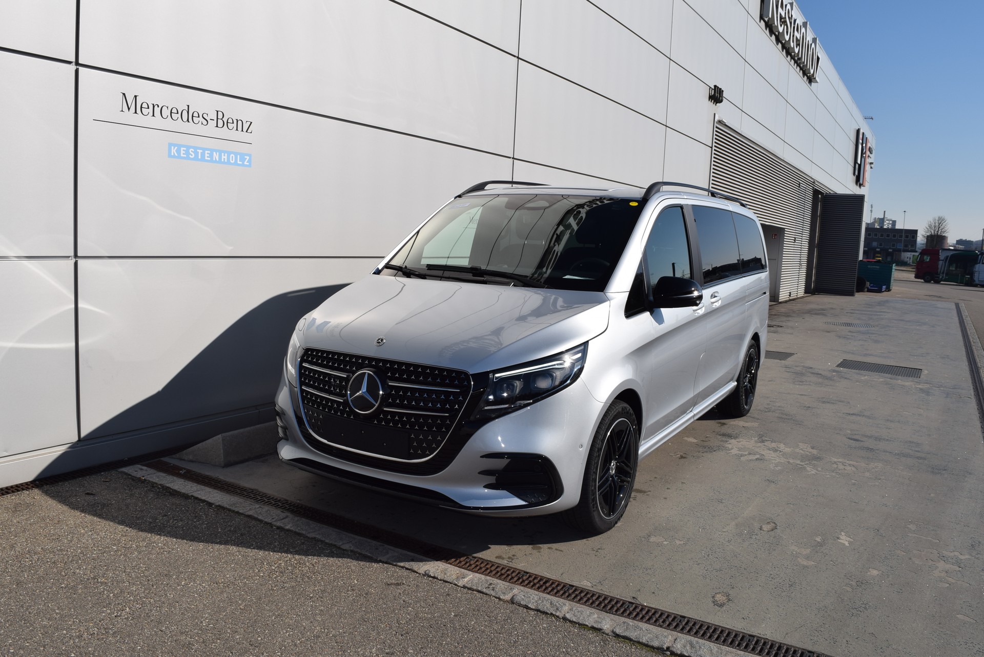 MERCEDES-BENZ V 300 d lang 4Matic Swiss Edition 9G-Tronic-image-0