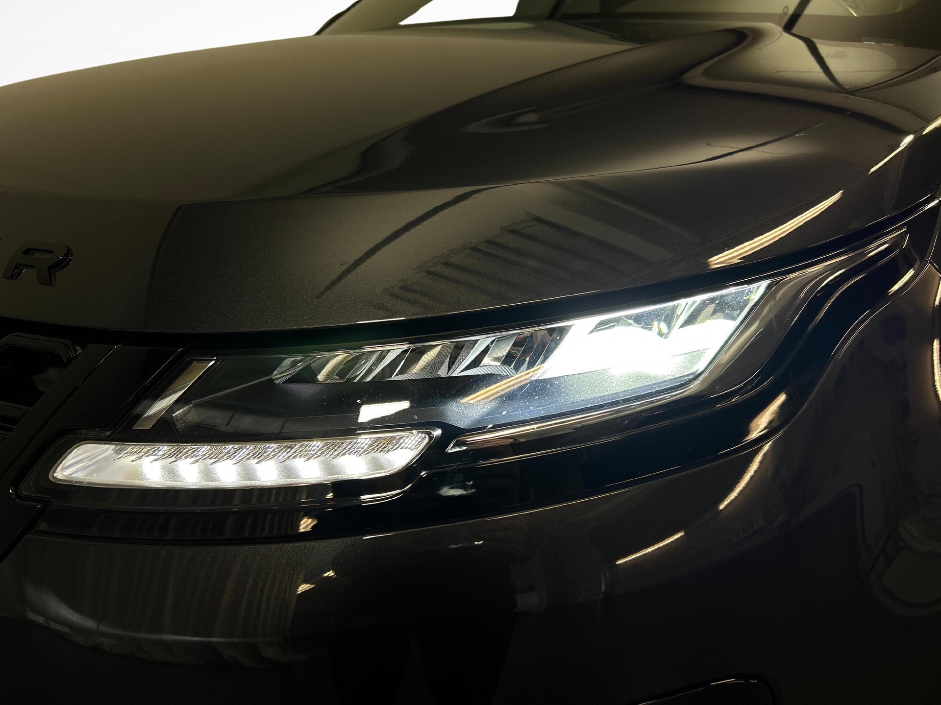 LAND ROVER Range Rover Evoque 2.0 T S-image-15