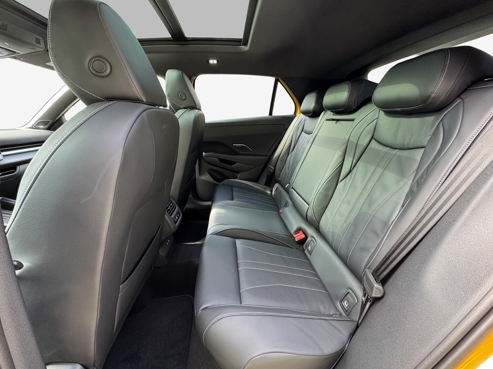 VW T-Roc 1.5 eTSI mHEV R-Line DSG-image-11