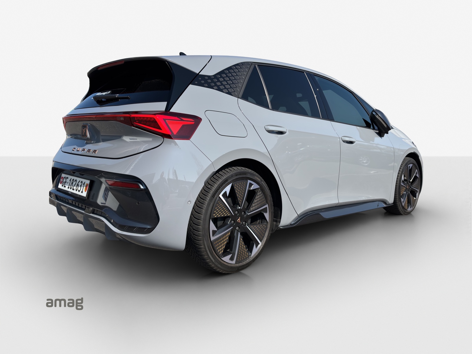 CUPRA Born 79 kWh e-Boost Adrenaline-image-4
