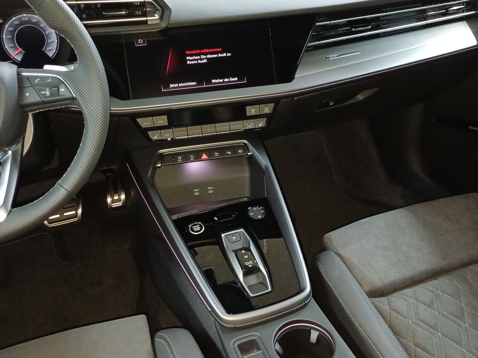 AUDI A3 Sportback TFSI 110 kW S line Attraction S tronic-image-10