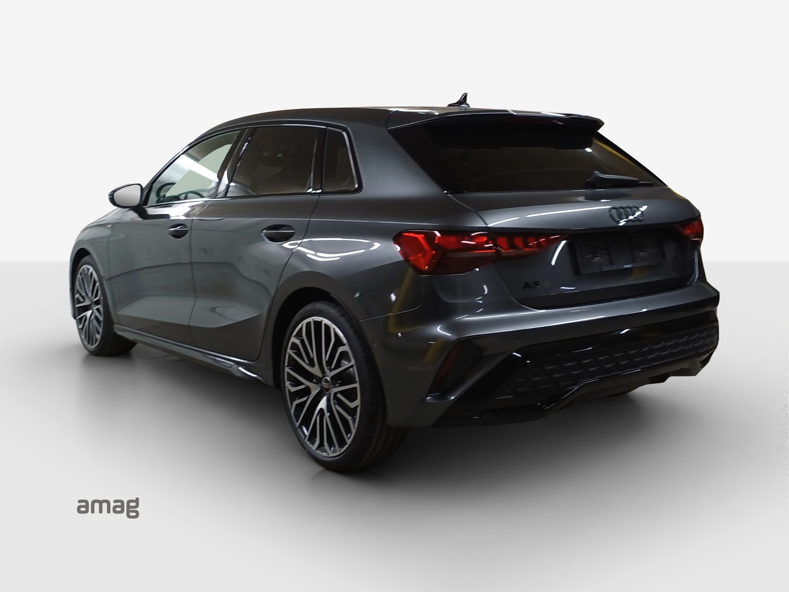 AUDI A3 Sportback TFSI 110 kW S line Attraction S tronic-image-2