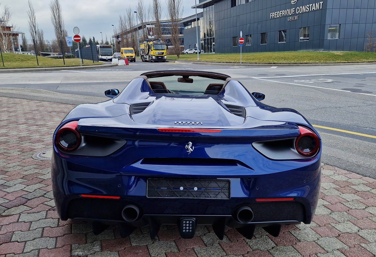 FERRARI 488 Spider 3.9 V8-image-9