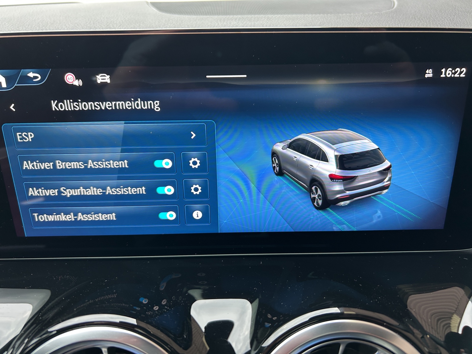 MERCEDES-BENZ GLA 250 4Matic 8G-DCT Swiss Star - AMG Line Premium Plus - AHK - Head-up - Panoramadach-image-14