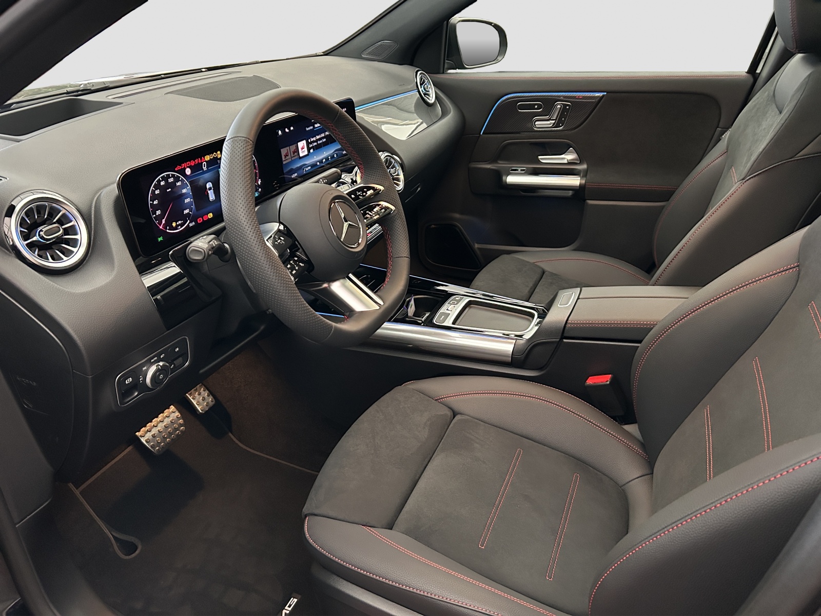 MERCEDES-BENZ GLA 250 4Matic 8G-DCT Swiss Star - AMG Line Premium Plus - AHK - Head-up - Panoramadach-image-5