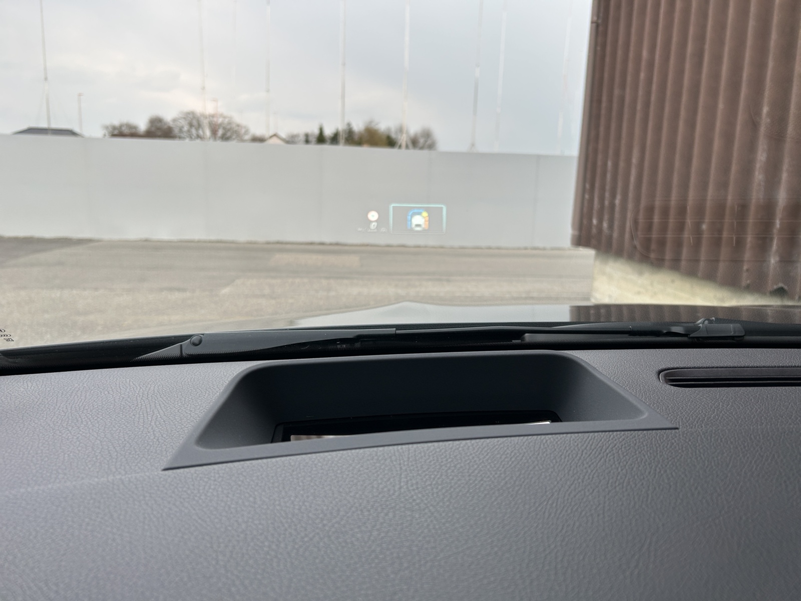 MERCEDES-BENZ GLA 250 4Matic 8G-DCT Swiss Star - AMG Line Premium Plus - AHK - Head-up - Panoramadach-image-12