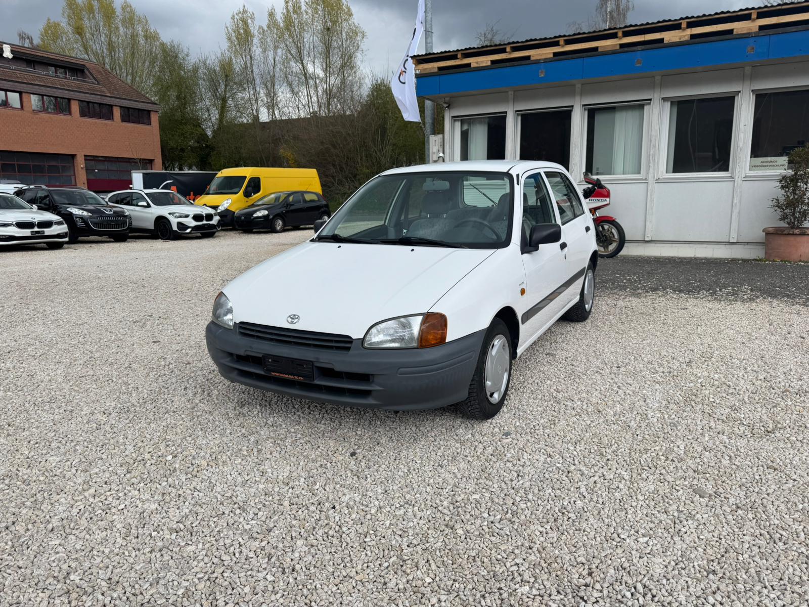 TOYOTA Starlet 1.3-image-1