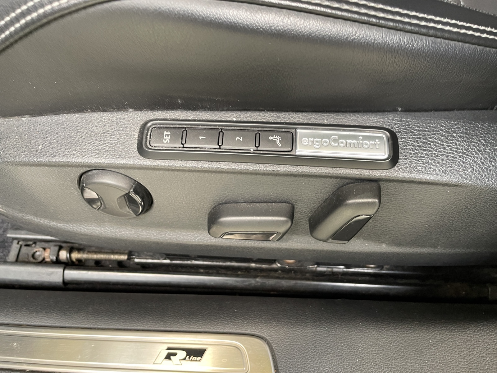 VW Passat Variant 2.0 TSI BMT Highline 4Motion DSG-image-14