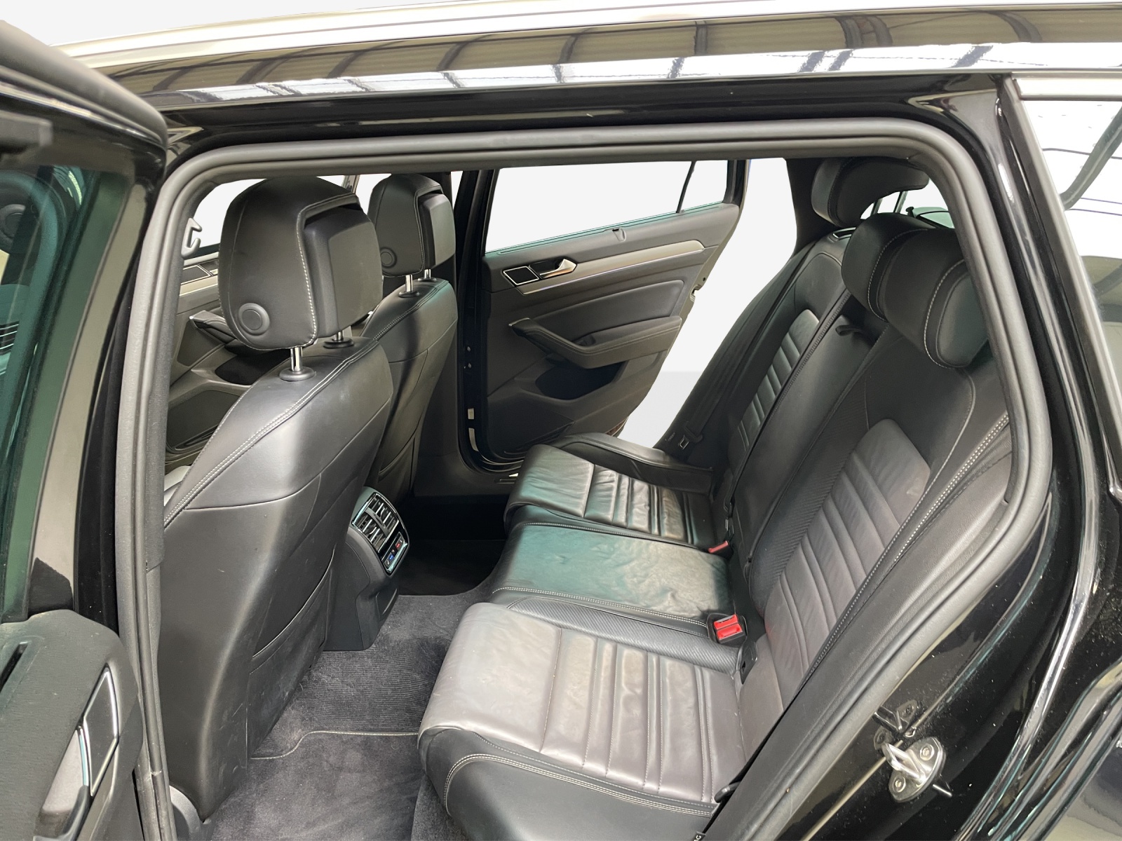 VW Passat Variant 2.0 TSI BMT Highline 4Motion DSG-image-11
