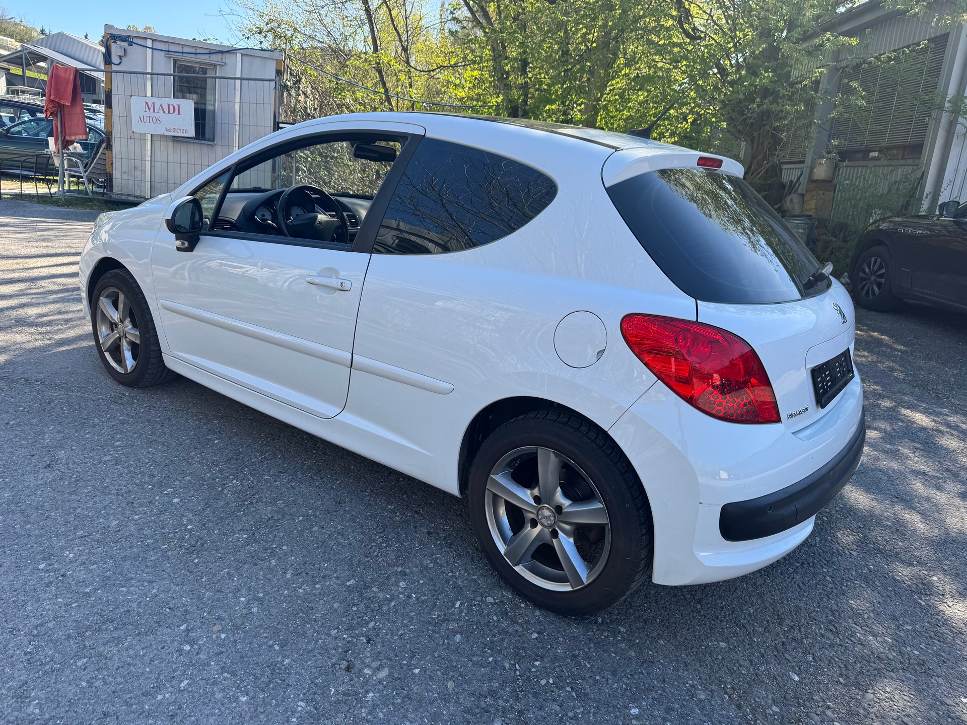 PEUGEOT 207 1.6 16V Turbo Sport-image-3
