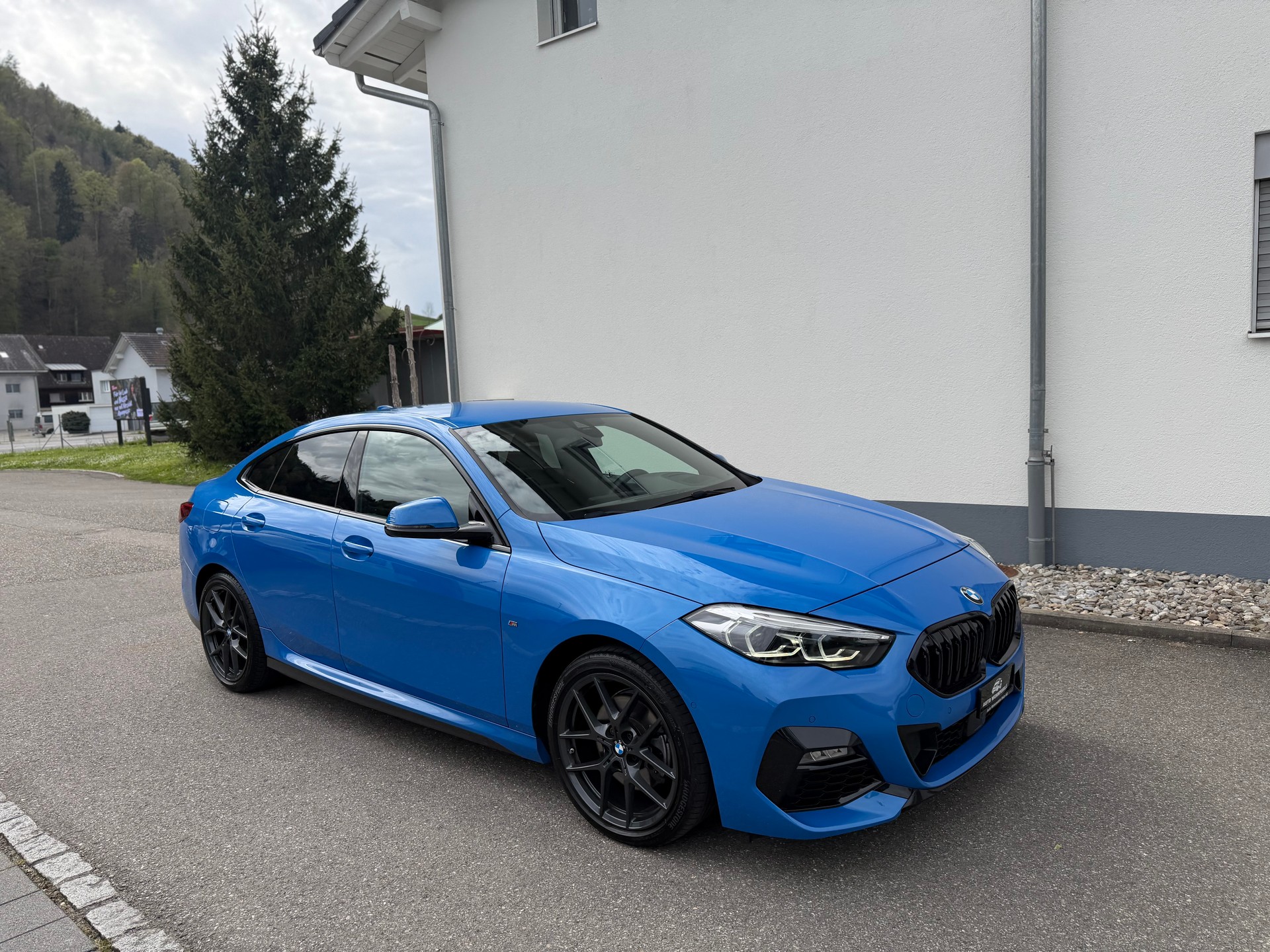 BMW 218d Gran Coupé Steptronic-image-2