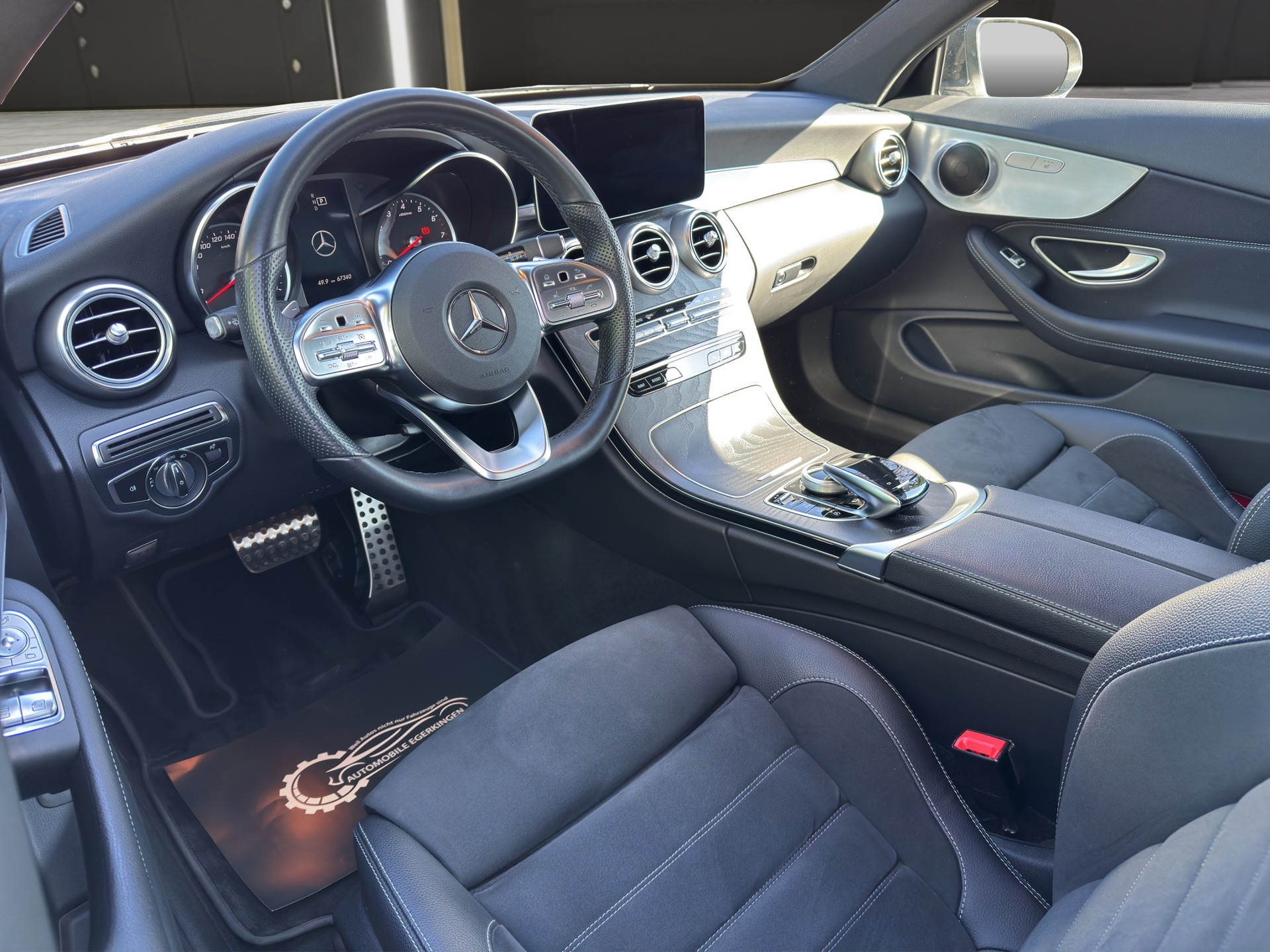 MERCEDES-BENZ C 180 Coupé AMG Line-image-8