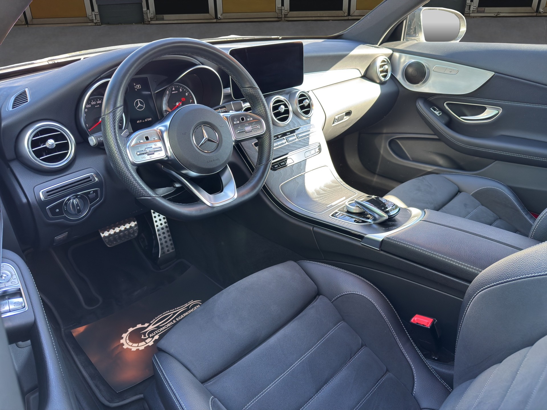 MERCEDES-BENZ C 180 Coupé AMG Line-image-8