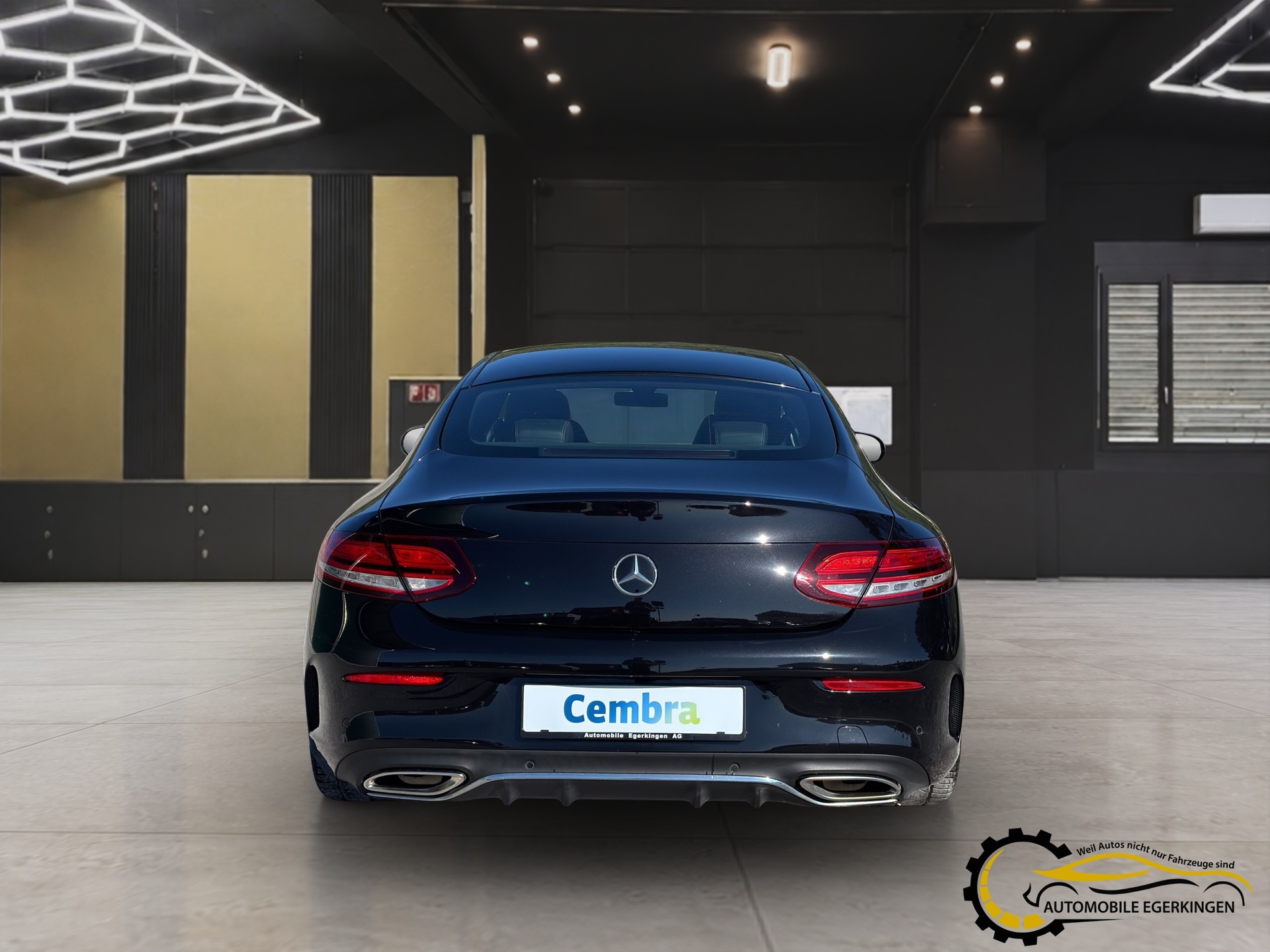 MERCEDES-BENZ C 180 Coupé AMG Line-image-5