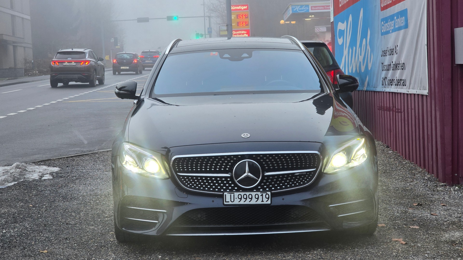 MERCEDES-BENZ E 43 AMG 4 Matic 9G-Tronic-showroom-element-1