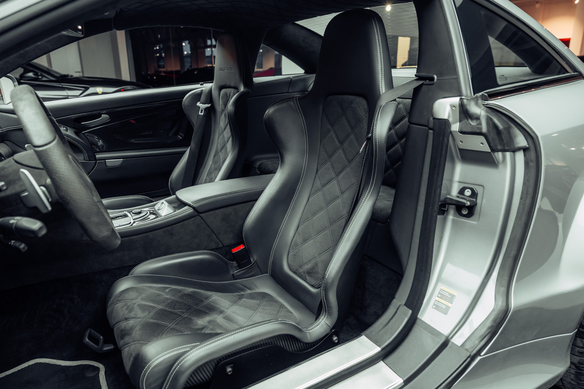 MERCEDES-BENZ SL 65 AMG Black Series Speedshift-image-6