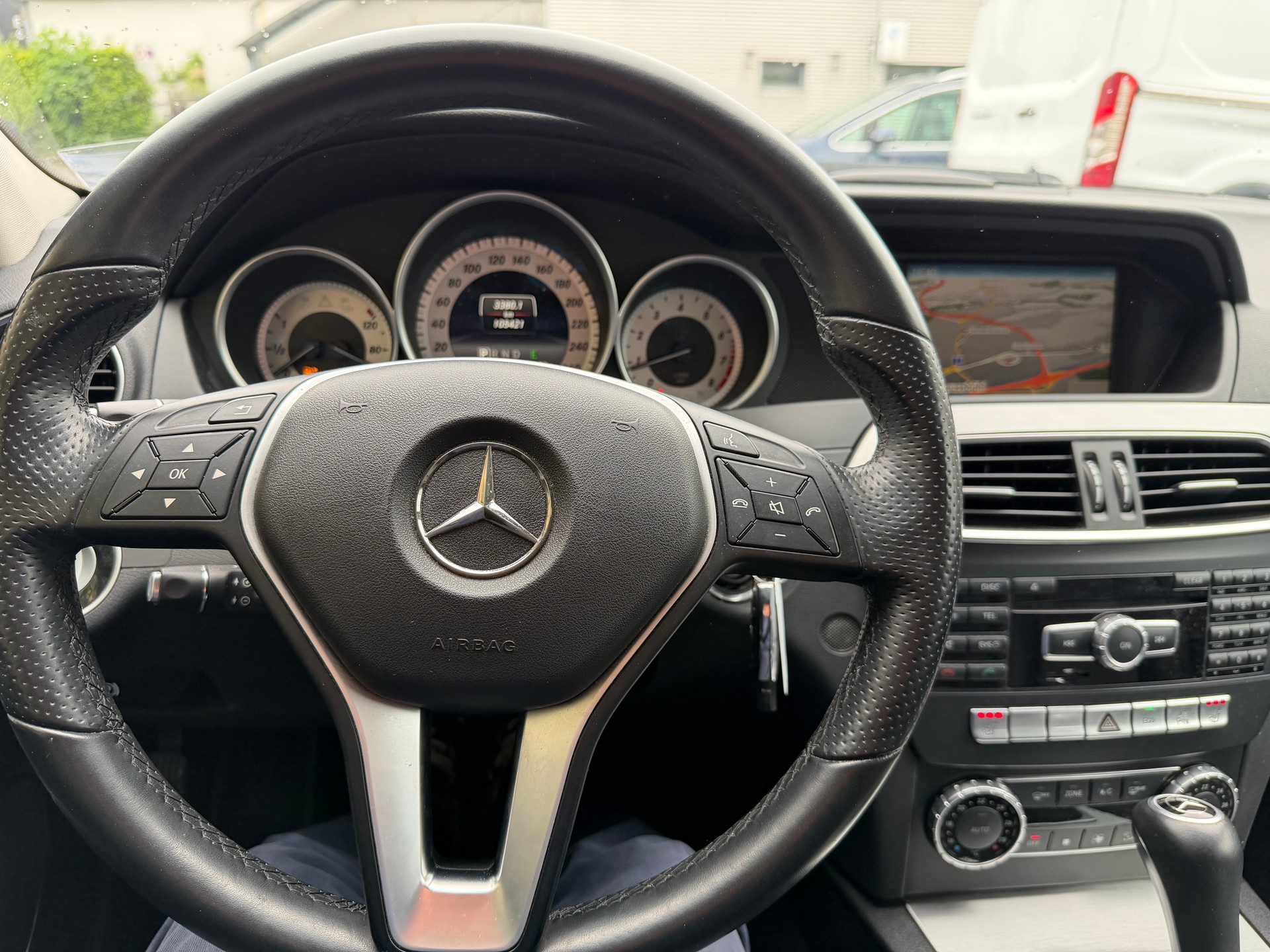 MERCEDES-BENZ C 180 Avantgarde 7G-Tronic-image-12