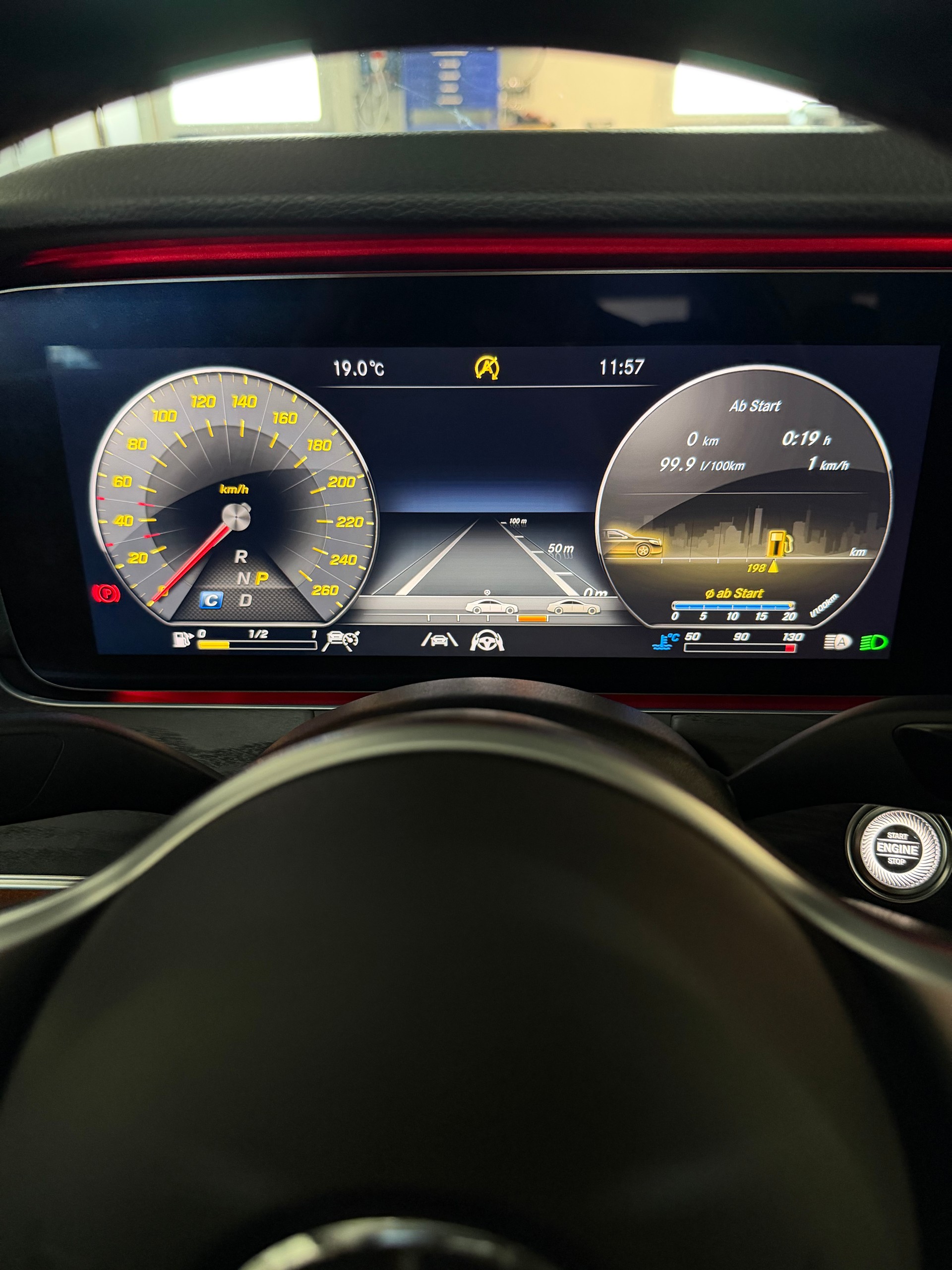MERCEDES-BENZ E 400 d 4Matic Exclusive 9G-Tronic-image-19