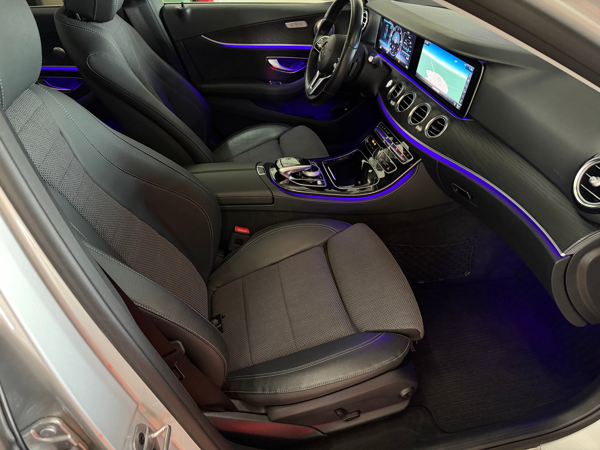 MERCEDES-BENZ E 400 d 4Matic Exclusive 9G-Tronic-image-10