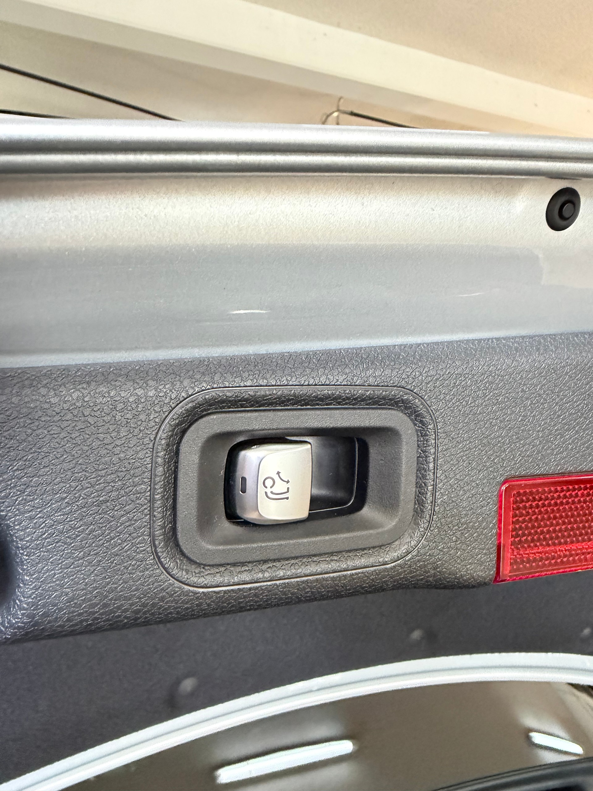 MERCEDES-BENZ E 400 d 4Matic Exclusive 9G-Tronic-image-21