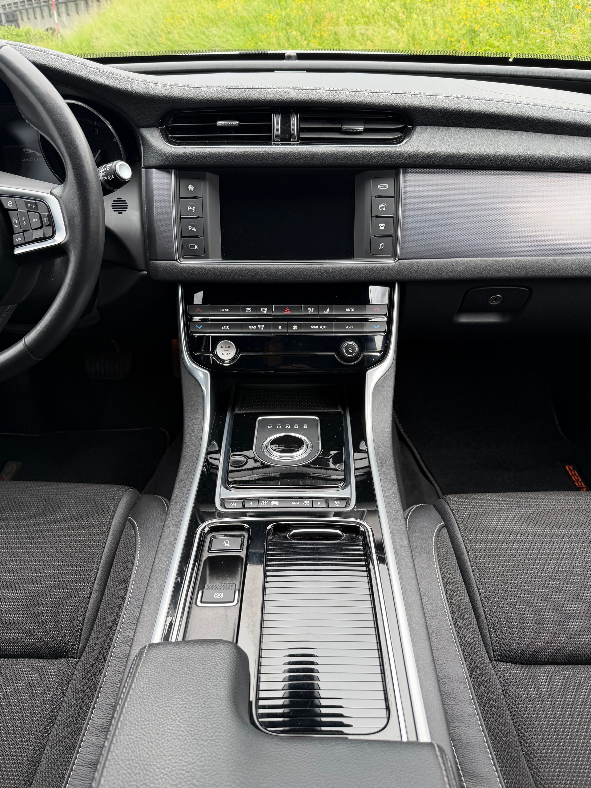 JAGUAR Sportbracke 2.0D R-Sport-image-11