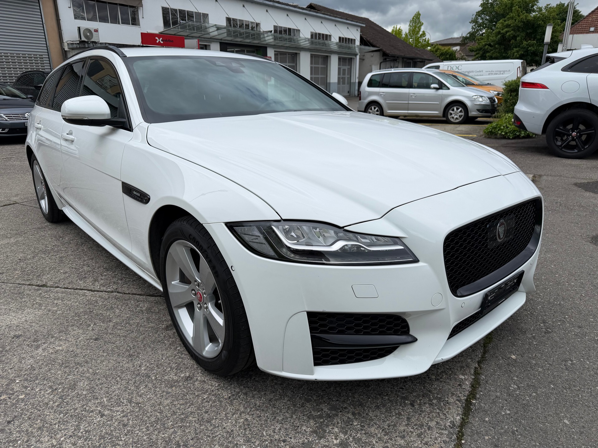 JAGUAR Sportbracke 2.0D R-Sport-image-6