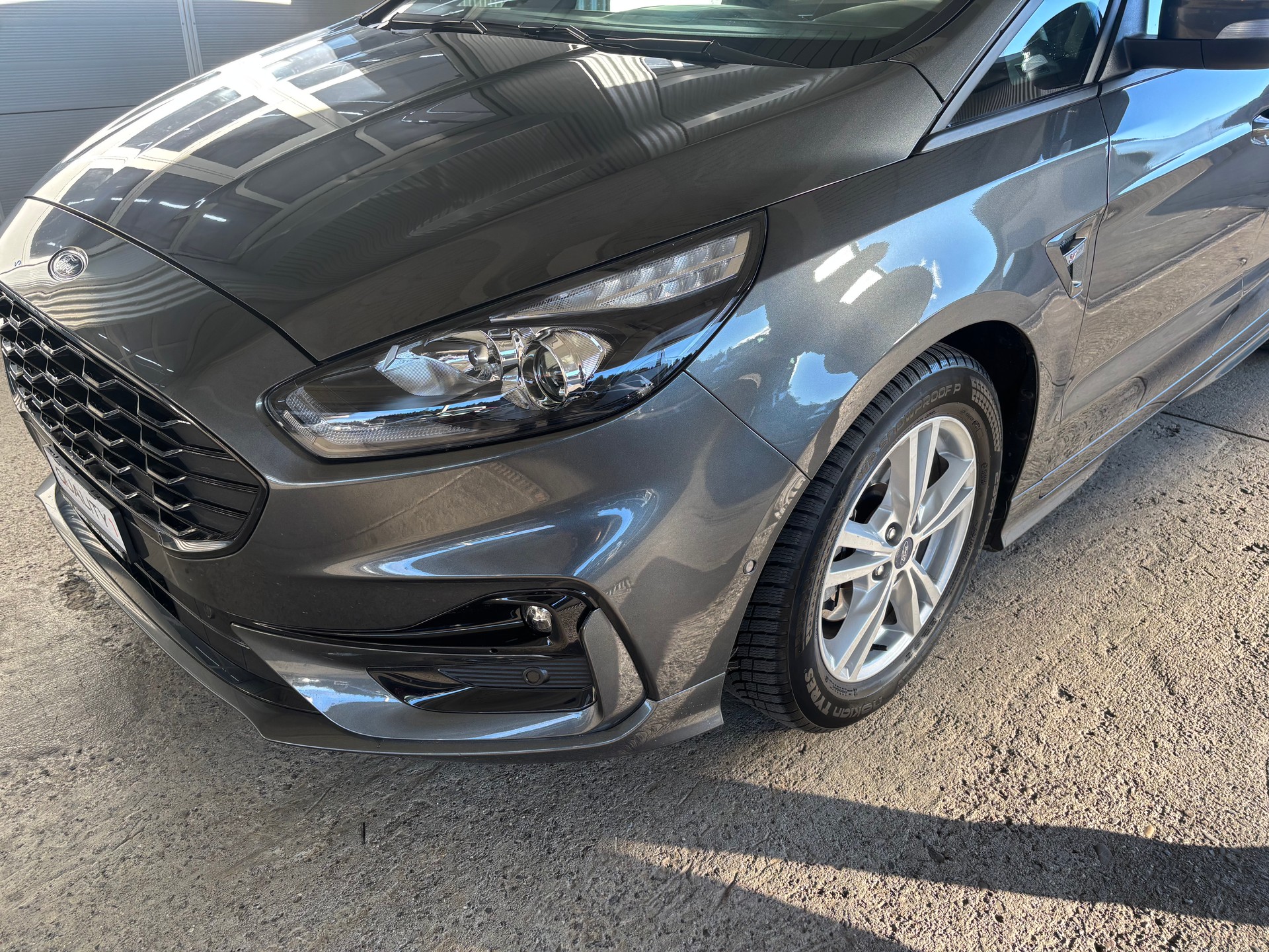 FORD S-Max 2.5 FHEV ST-Line-image-4