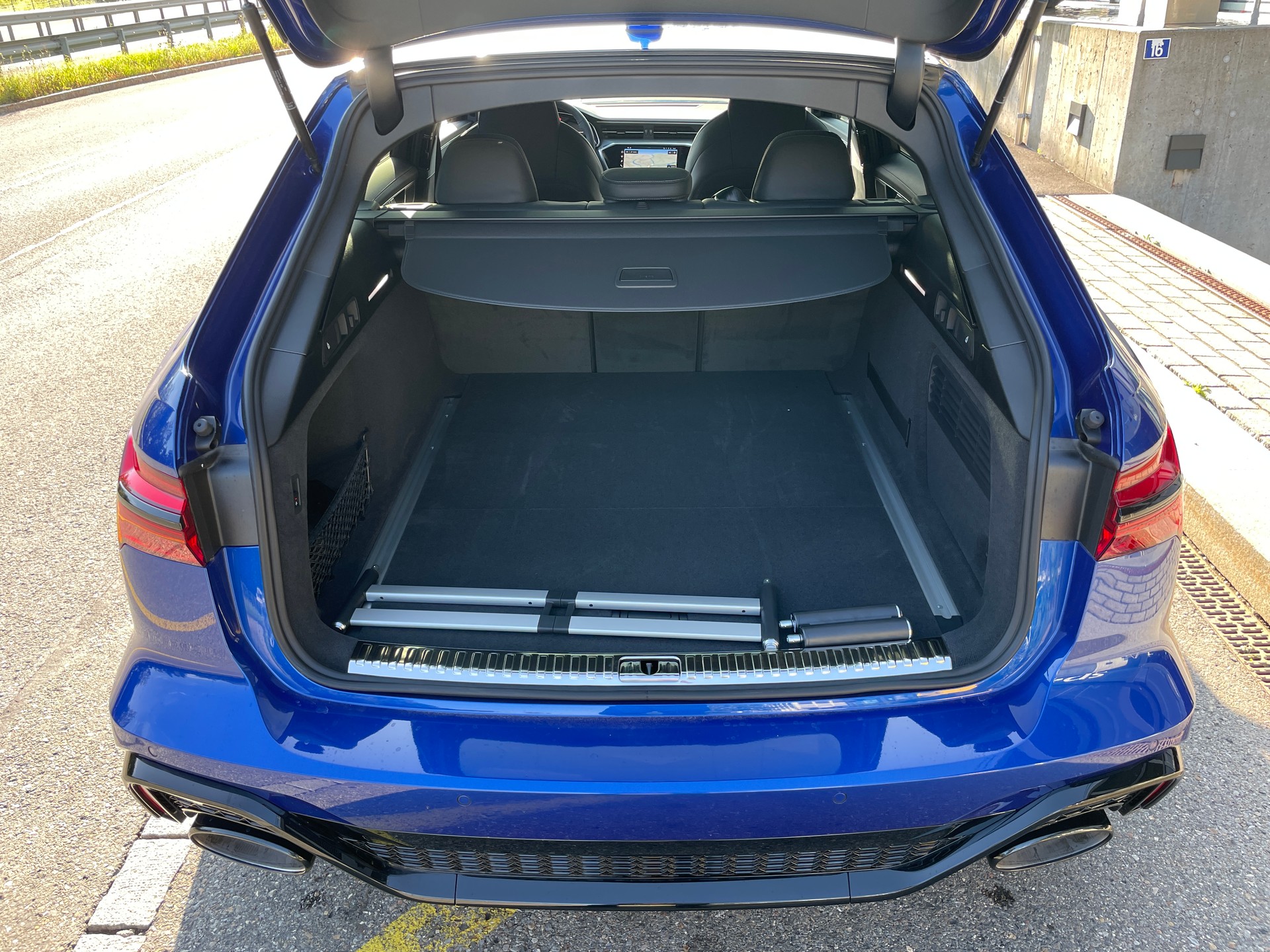 AUDI RS6 Avant 4.0 TFSI V8 quattro-image-4