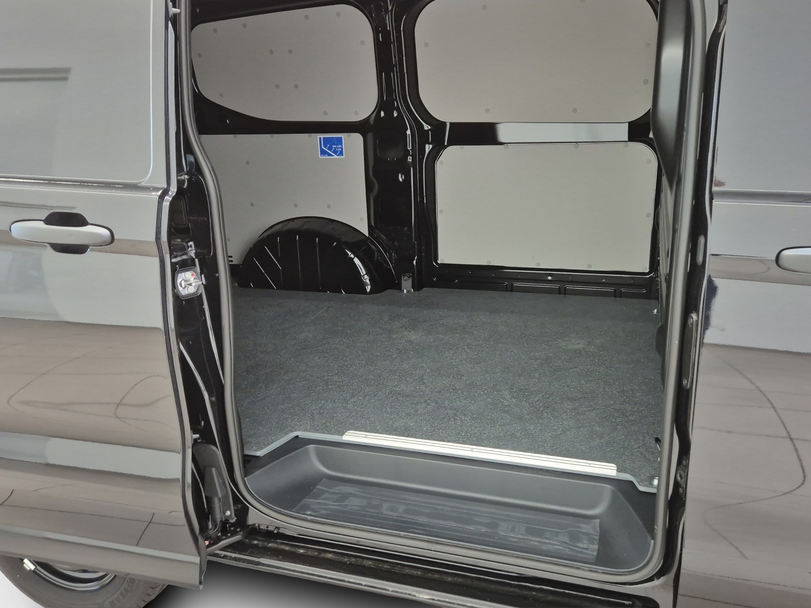 VW Transporter 2.5 TSI e-Hybrid-image-10